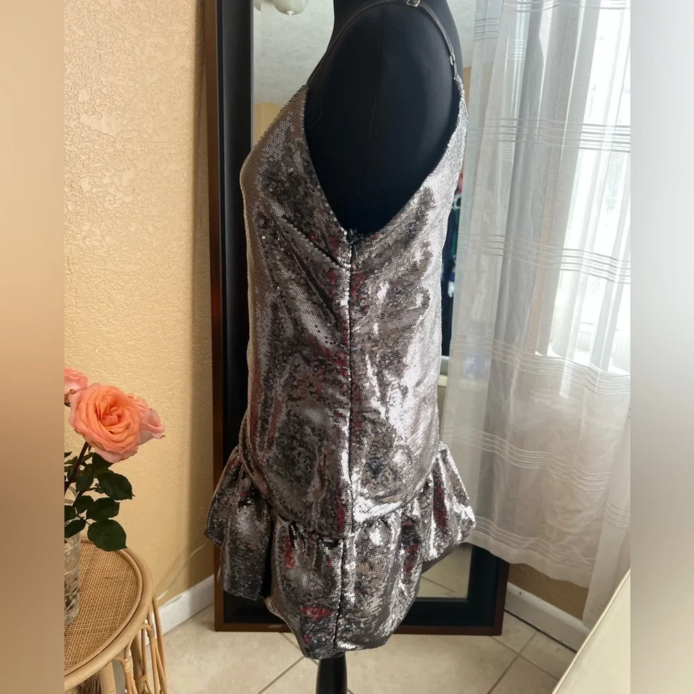 Forever 21 Metallic V-neck sequin dress – Size M - Picture 3 of 11
